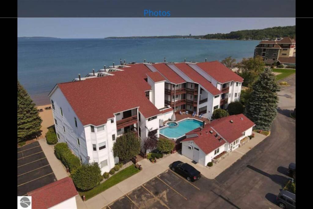 New Listing Beach Bliss 211! Stunning Bay View Traverse City Zewnętrze zdjęcie
