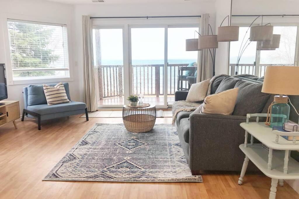 New Listing Beach Bliss 211! Stunning Bay View Traverse City Zewnętrze zdjęcie