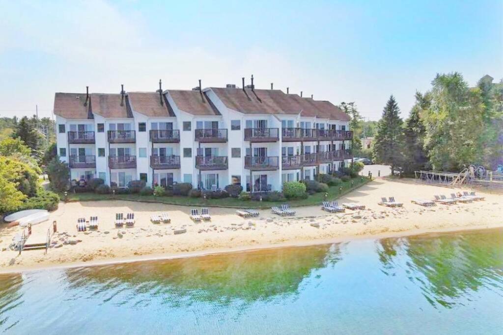 New Listing Beach Bliss 211! Stunning Bay View Traverse City Zewnętrze zdjęcie