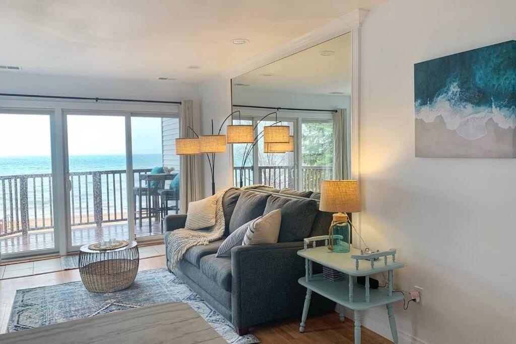 New Listing Beach Bliss 211! Stunning Bay View Traverse City Zewnętrze zdjęcie