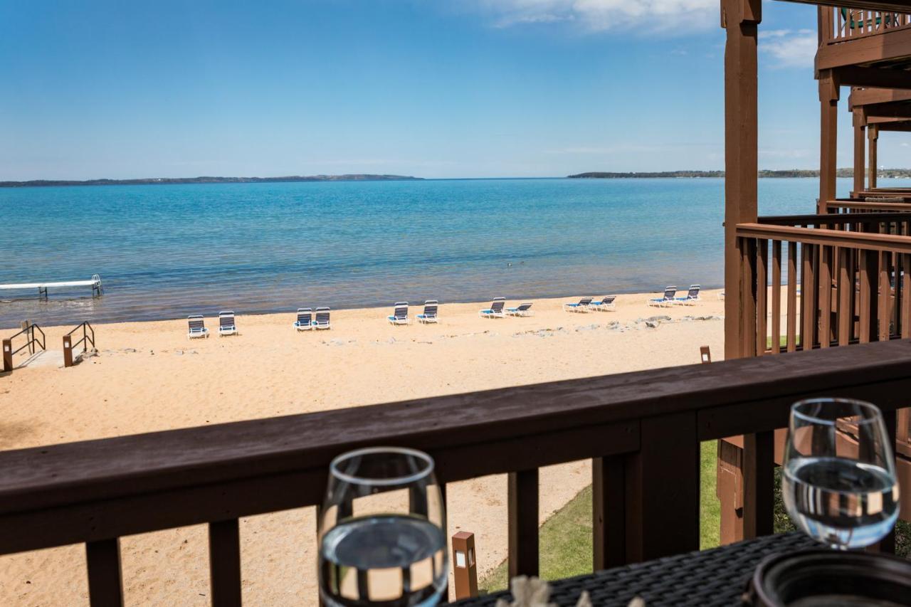 New Listing Beach Bliss 211! Stunning Bay View Traverse City Zewnętrze zdjęcie