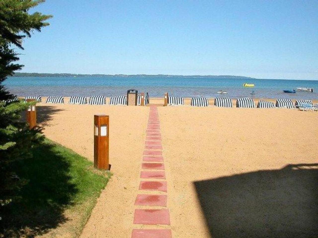 New Listing Beach Bliss 211! Stunning Bay View Traverse City Zewnętrze zdjęcie