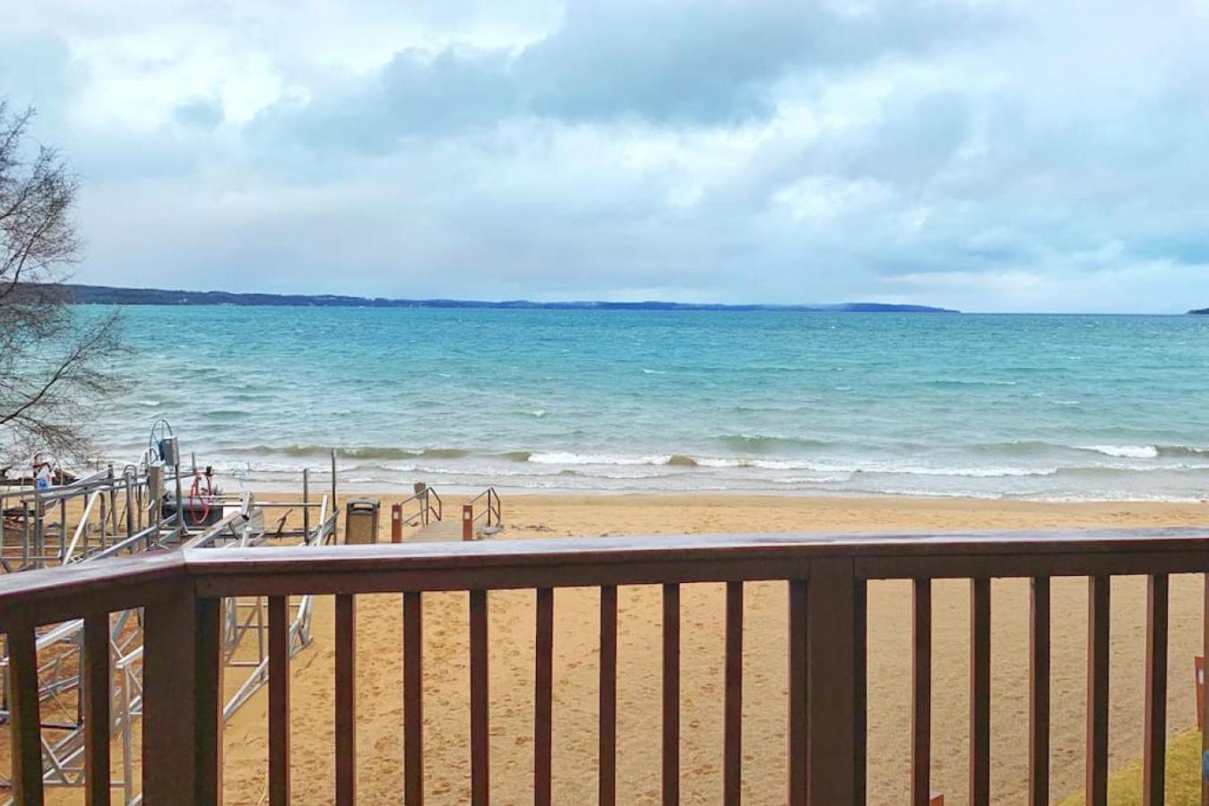 New Listing Beach Bliss 211! Stunning Bay View Traverse City Zewnętrze zdjęcie