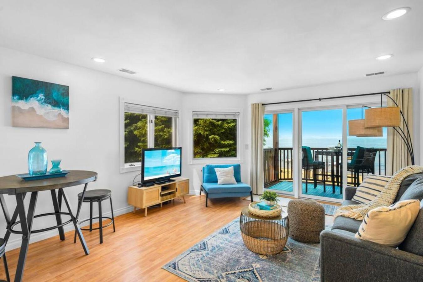 New Listing Beach Bliss 211! Stunning Bay View Traverse City Zewnętrze zdjęcie